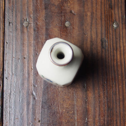 83　色絵花唐草文面取り瓶 | 志村和晃