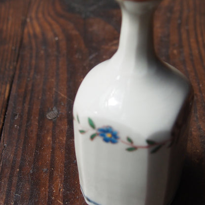 83　色絵花唐草文面取り瓶 | 志村和晃