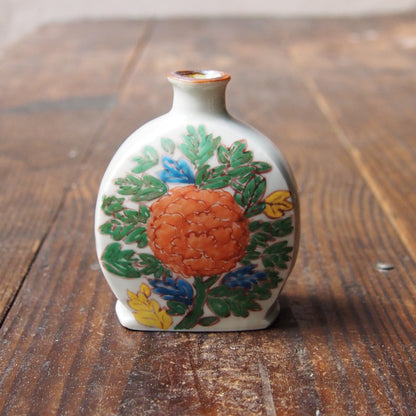 84　色絵牡丹文扁壷 | 志村和晃