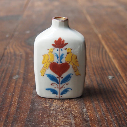 85　色絵双鳥文角小瓶　A | 志村和晃