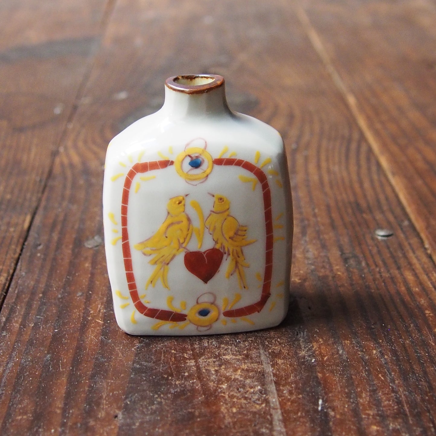 85　色絵双鳥文角小瓶　B | 志村和晃