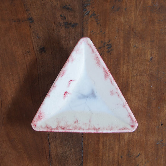 38-21 三角豆皿 | 梅本勇