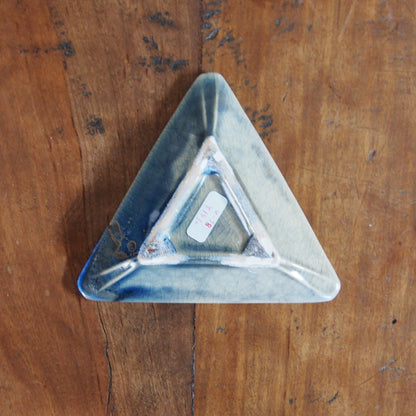 38-22 三角豆皿 | 梅本勇