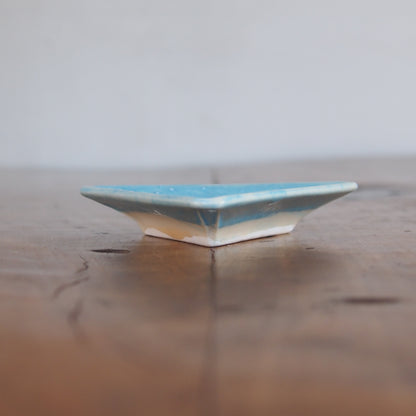 38-23 三角豆皿 | 梅本勇