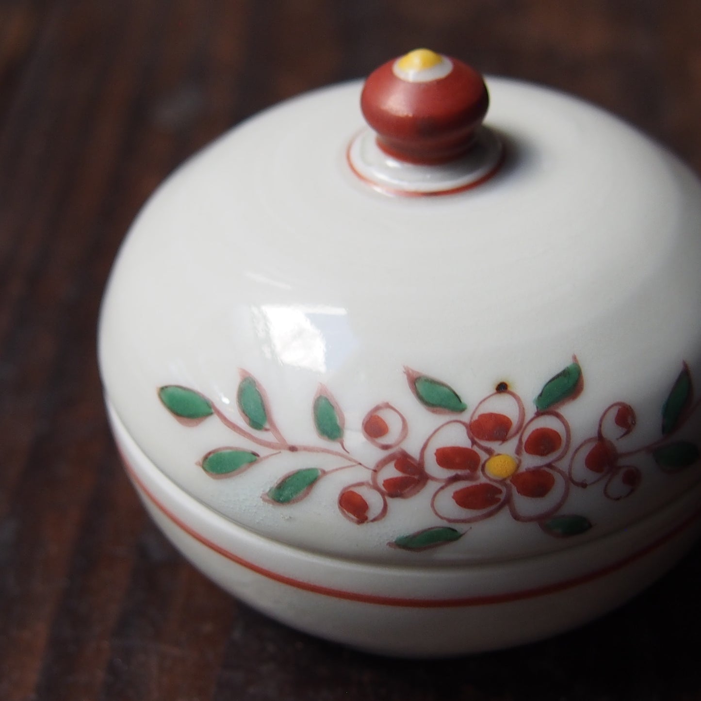 89　赤絵花文香合 | 志村和晃