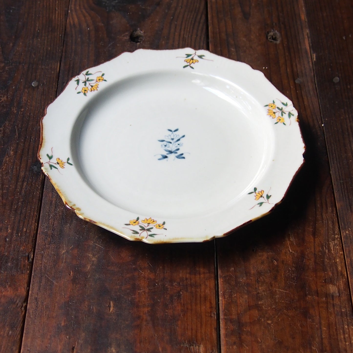 93　色絵花文輪花8寸皿　A | 志村和晃