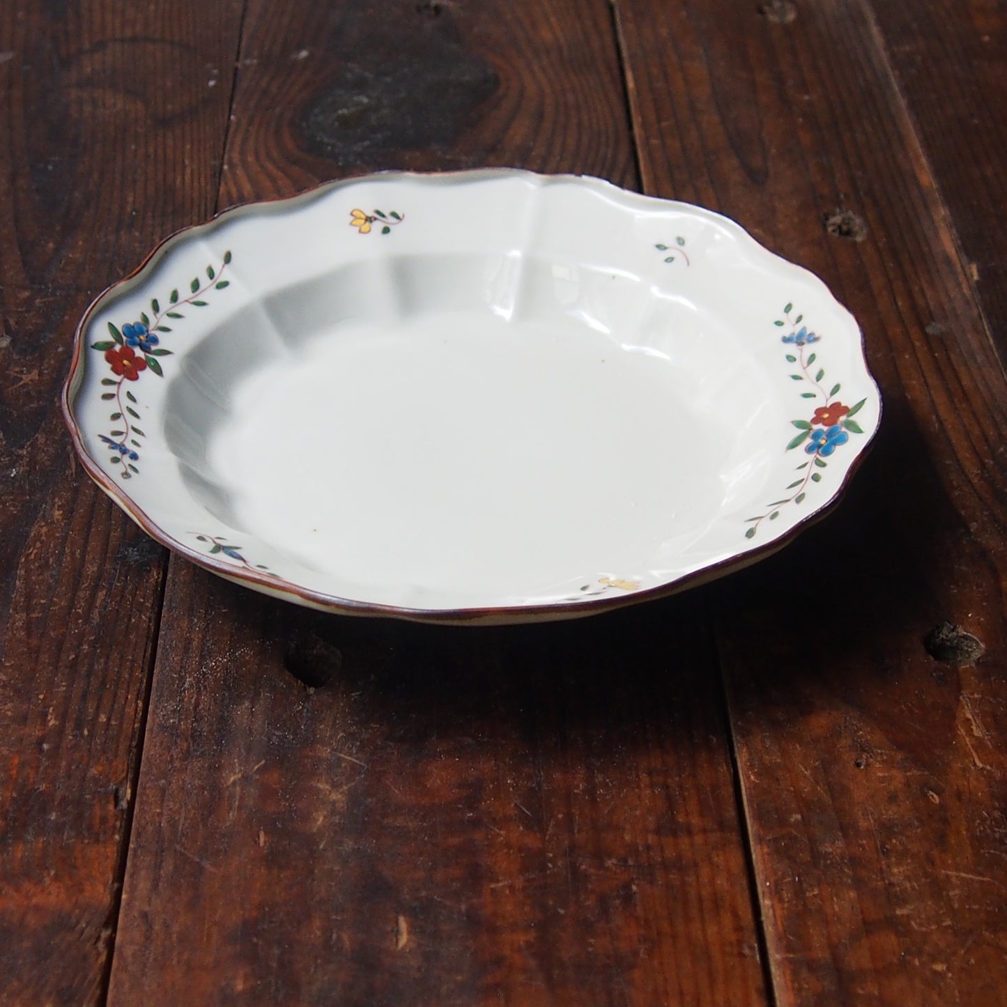 96　色絵花文輪花7.5寸皿　A | 志村和晃