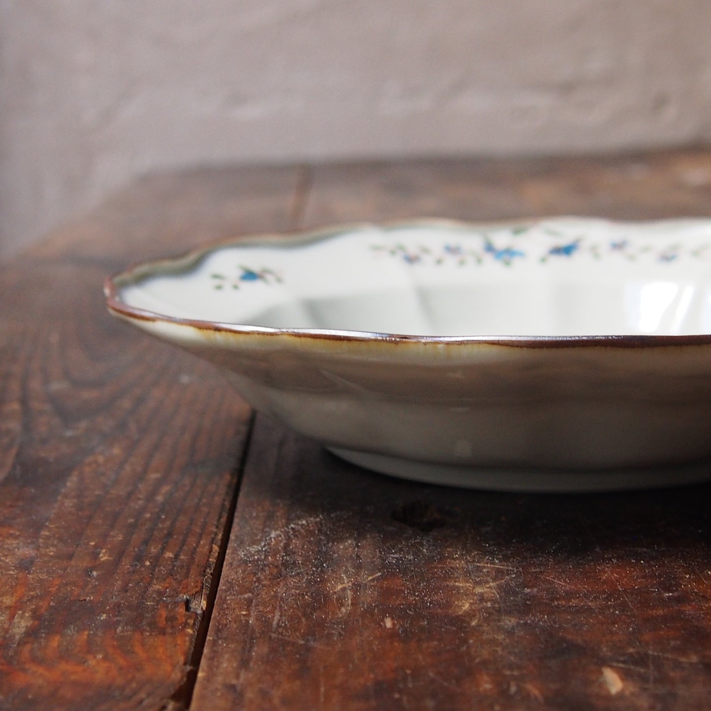 98　色絵花文輪花7.5寸皿　C | 志村和晃