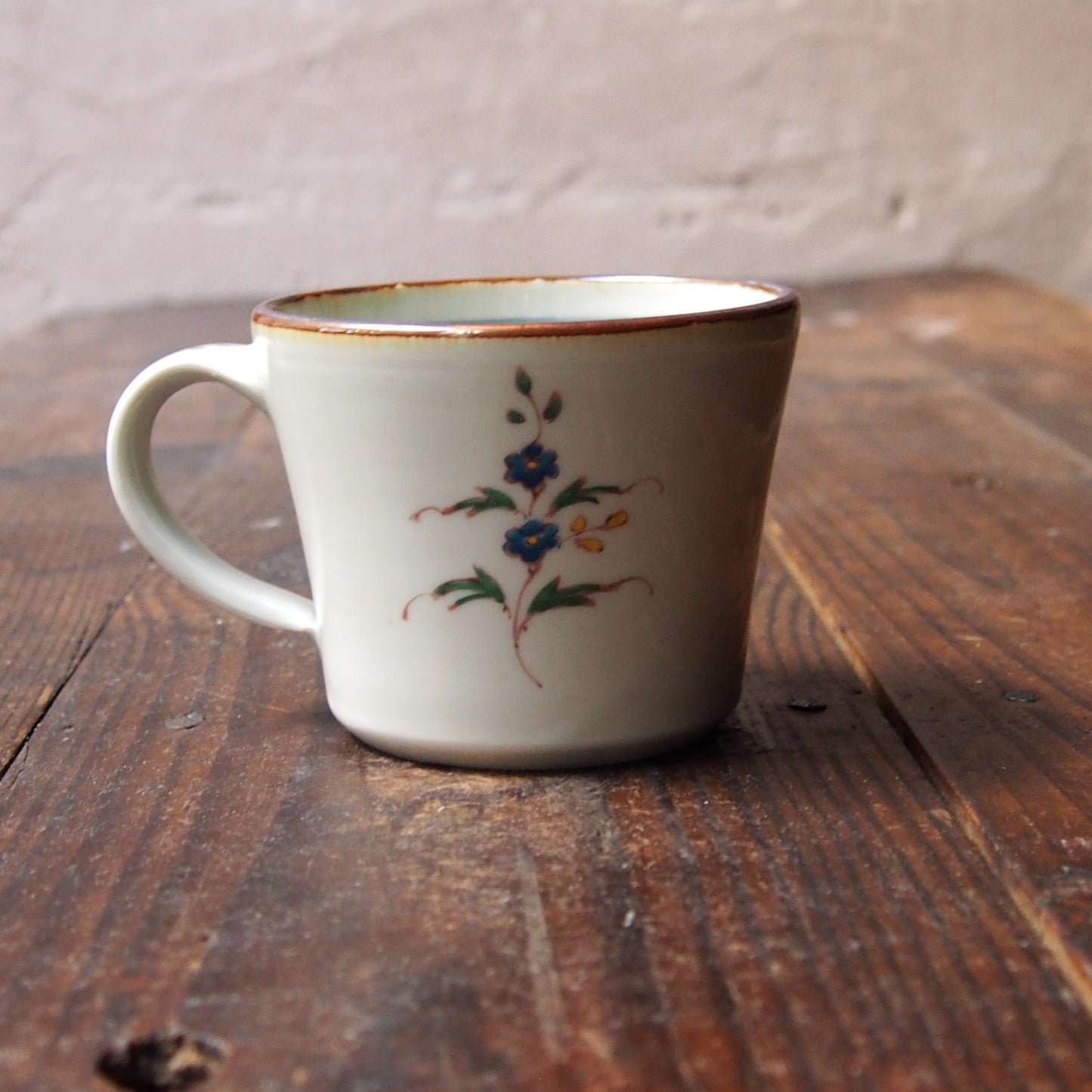 101　色絵花文マグ | 志村和晃