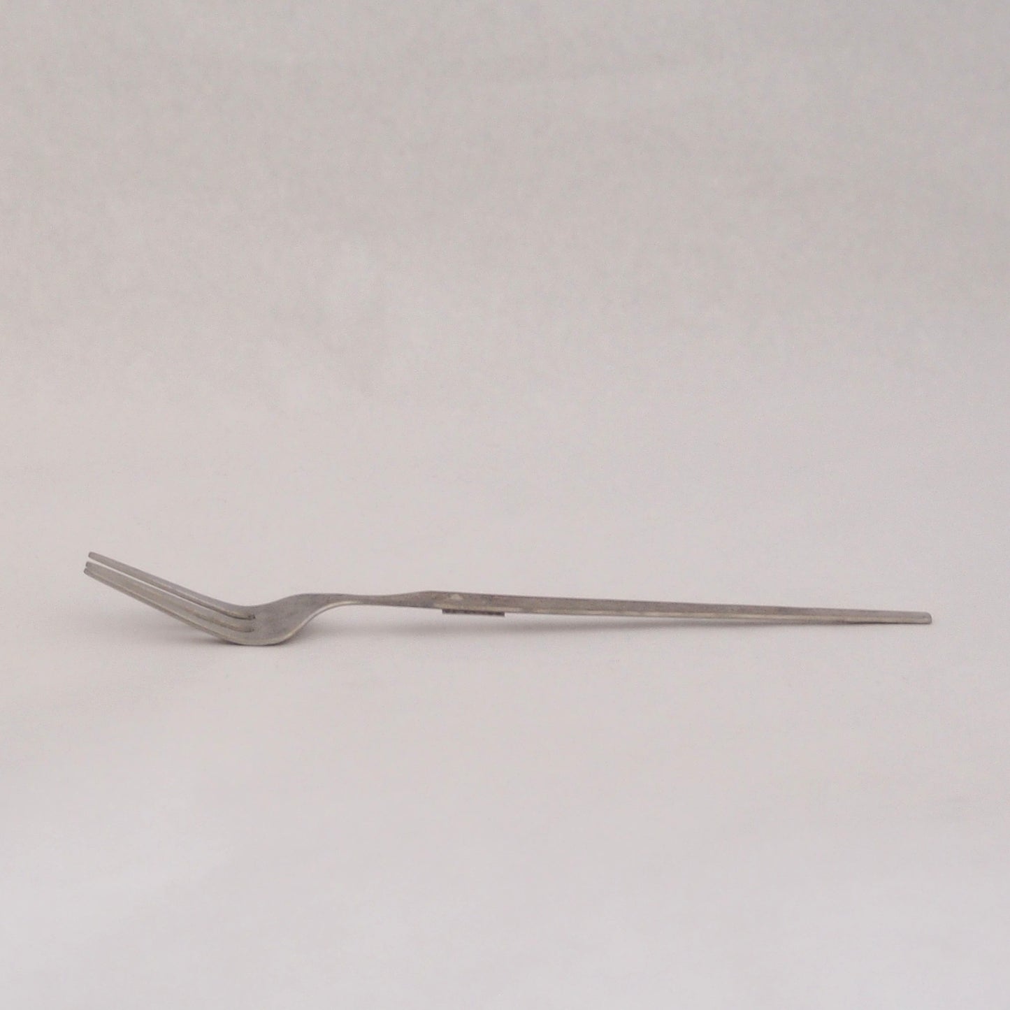 R8　フォークM | 机上工芸舎