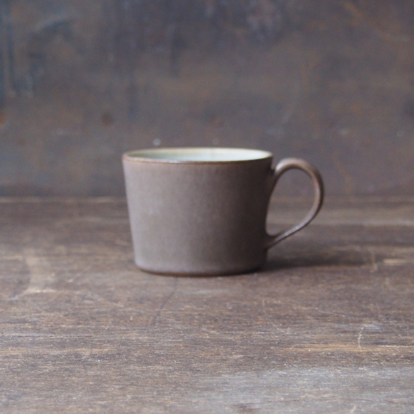 １．コーヒーカップ　茶