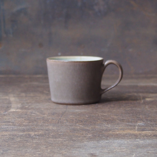 １．コーヒーカップ　茶