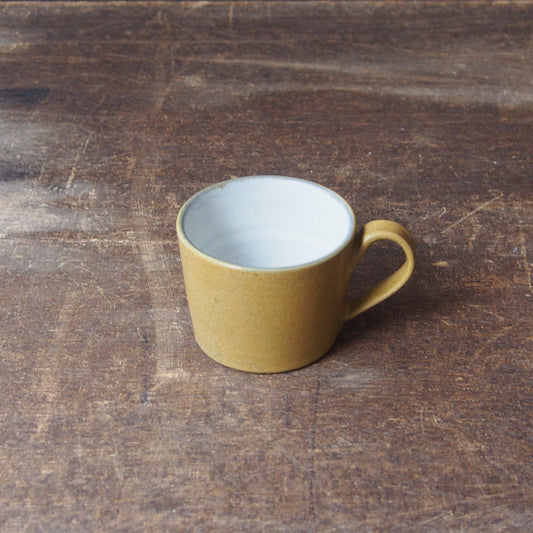 １．コーヒーカップ　黄色