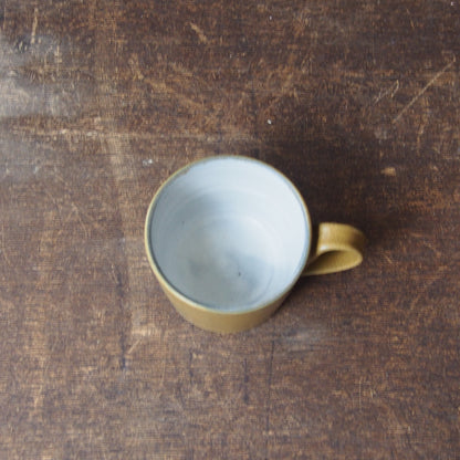 １．コーヒーカップ　黄色