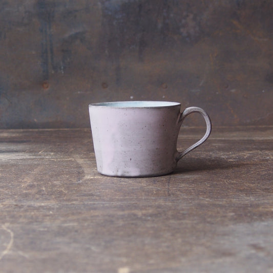 １．コーヒーカップ　ピンク
