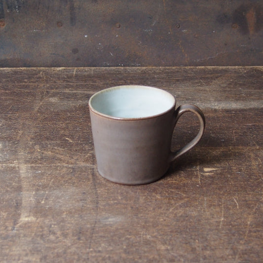 ２．マグカップ(大)　茶