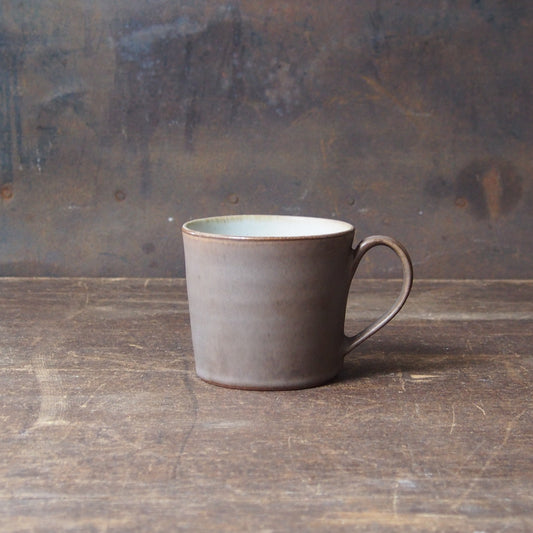 ２．マグカップ(大)　茶
