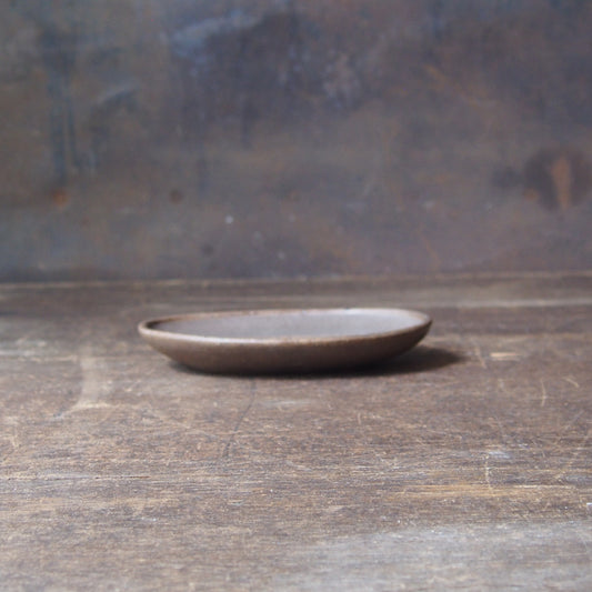 15-7　ダ円皿（小）茶 | 菅谷太良