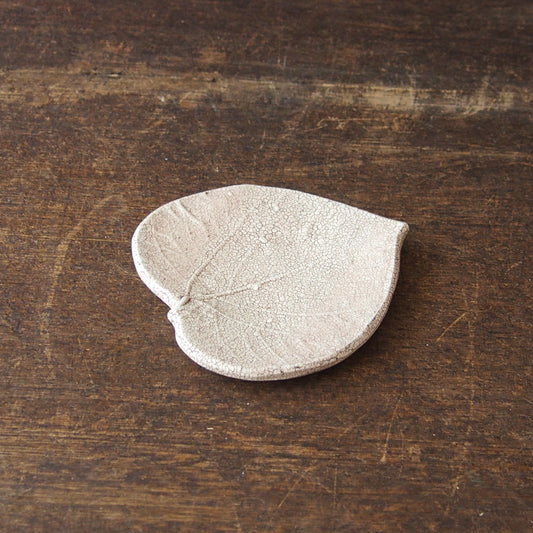 7 葉っぱ あおい 茶 | つきの虫