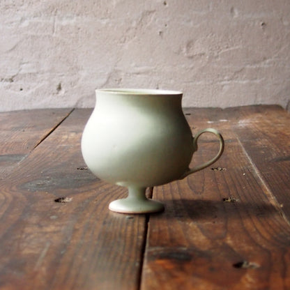 22　足付きカップ | 猪原朱乃