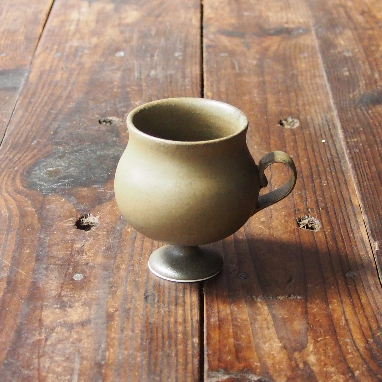 22　足付きカップ | 猪原朱乃