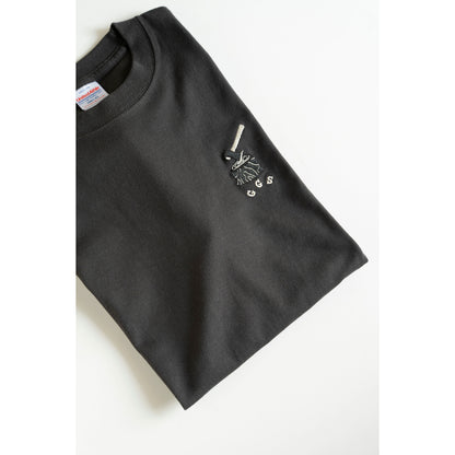 1　刺しゅうTシャツ 薪割り | 四々舎