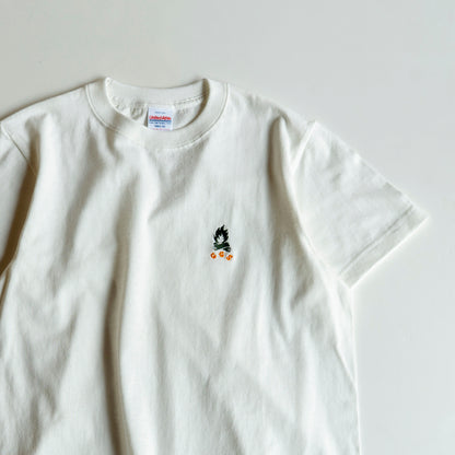 3　刺しゅうTシャツ たき火（バニラホワイト） | 四々舎